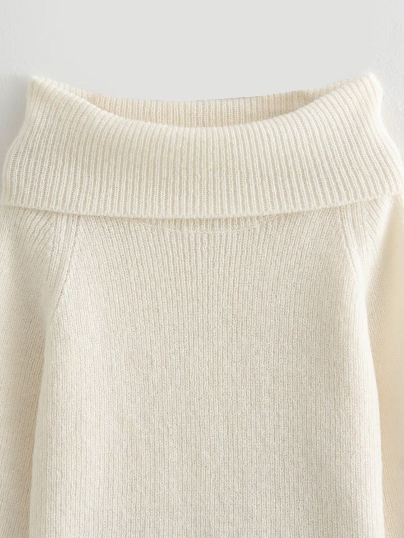 Soof - Off-shoulder Sweater